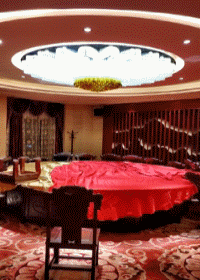 郴州帝都海鮮酒樓30盞水晶燈是由湖南家美保潔服務有限公司清洗